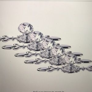 Cabinet knobs